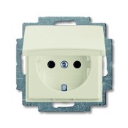 2CKA002111A0656 Розетка SCHUKO 16А 250В с защитными шторками, с крышкой, серия basic55, цвет chalet-белый